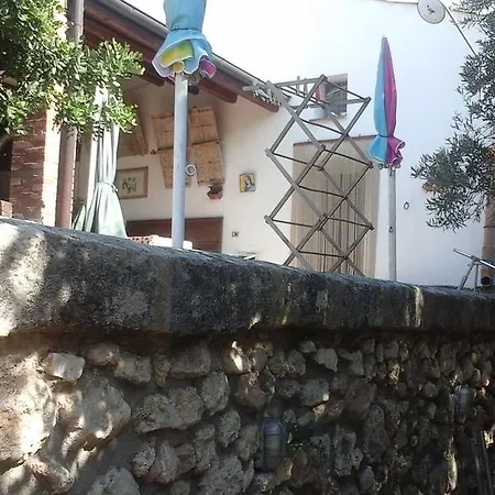 La Ginestra בית כפרי *